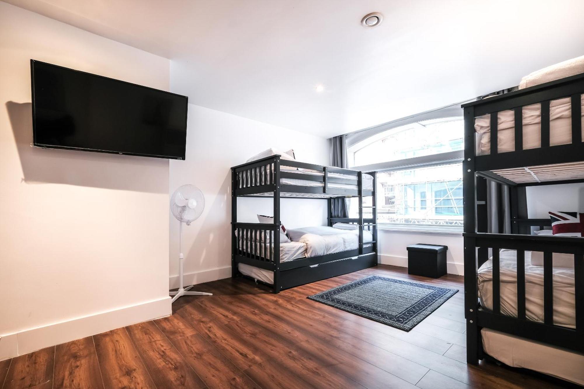 Spacious Apartment In Piccadilly Sleep 6 Vrb ลอนดอน ภายนอก รูปภาพ