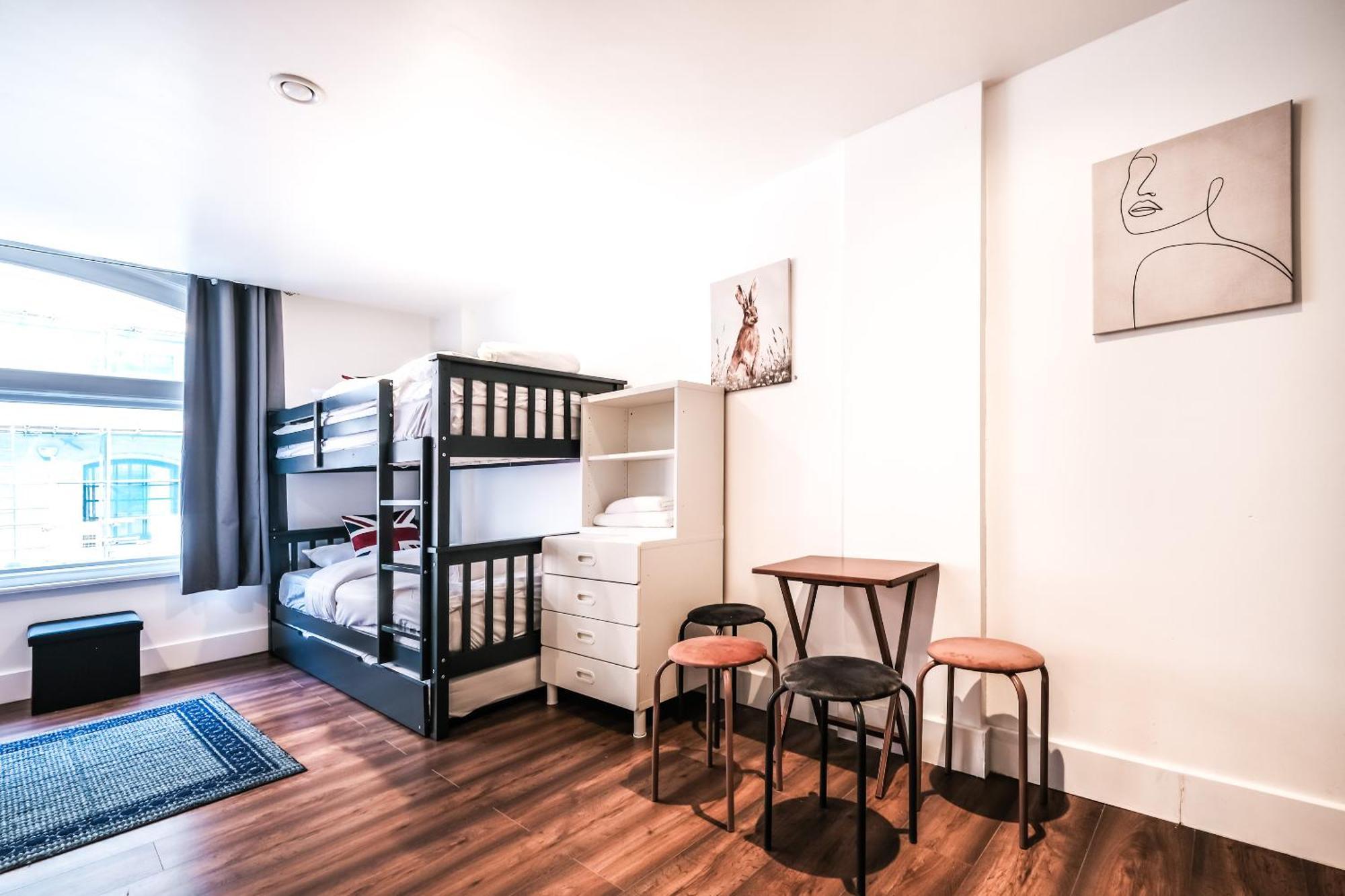 Spacious Apartment In Piccadilly Sleep 6 Vrb ลอนดอน ภายนอก รูปภาพ